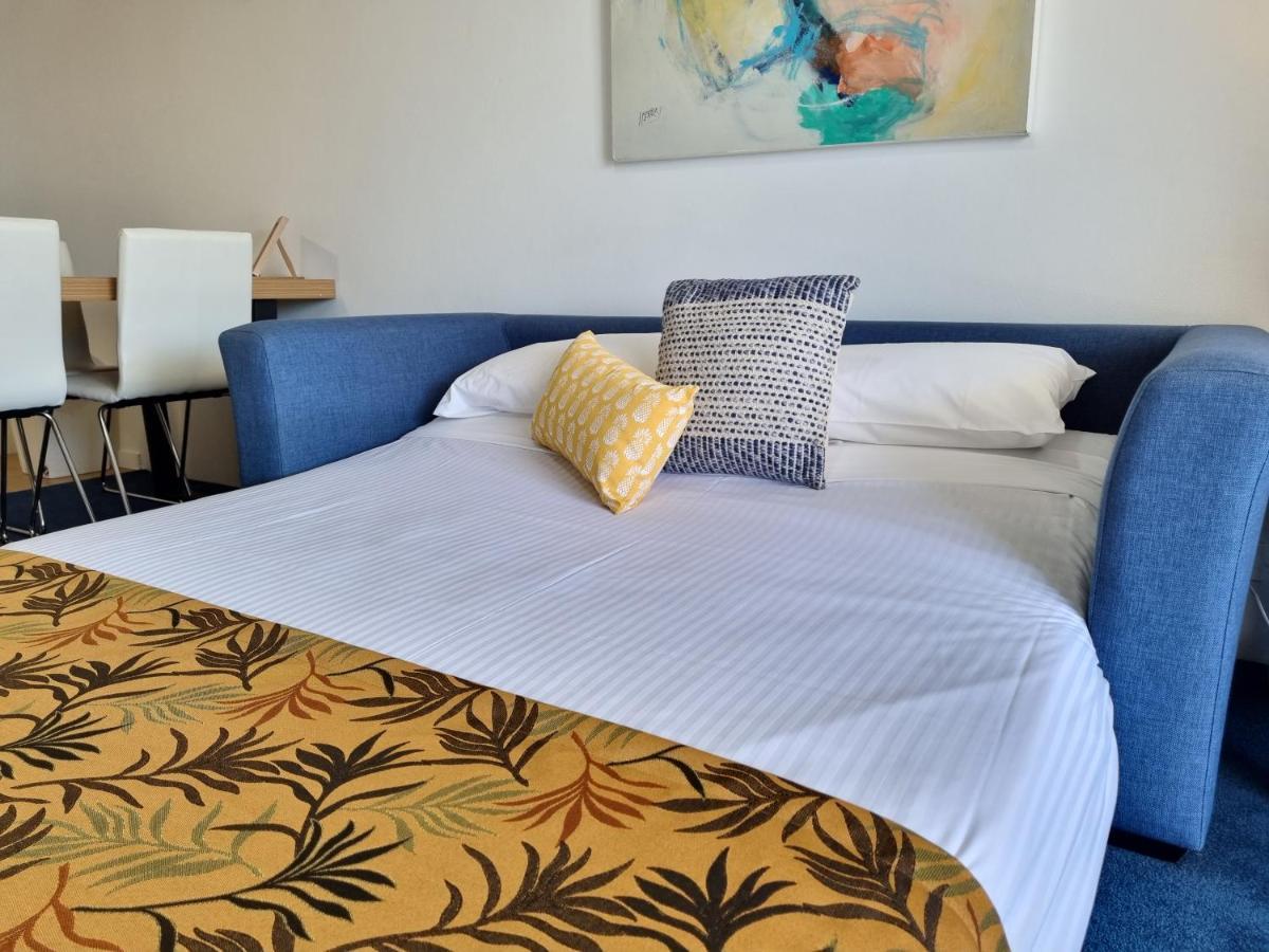 Nelson Towers & 3* Nelson Bay
