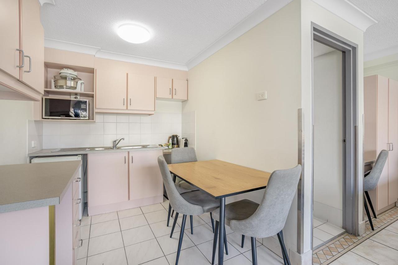 Nelson Towers & 3* Nelson Bay